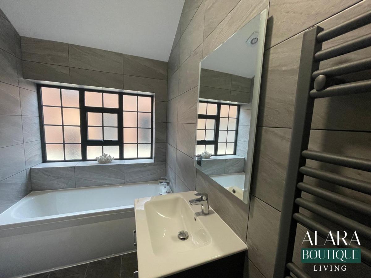 バーミンガム3 Floor Townhouse Luxury Living Alara Boutiqueアパートメント エクステリア 写真