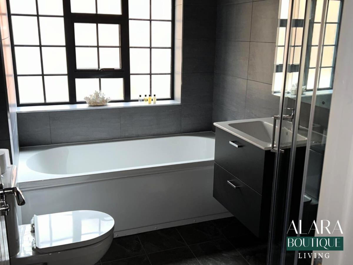 バーミンガム3 Floor Townhouse Luxury Living Alara Boutiqueアパートメント エクステリア 写真